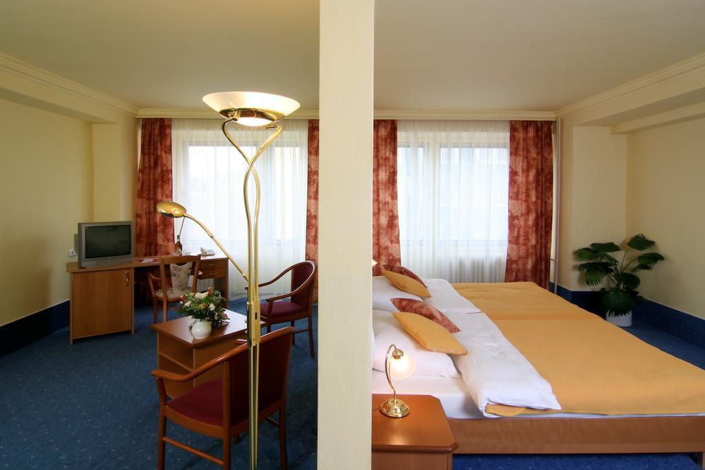 Albion Hotel Прага Стая снимка